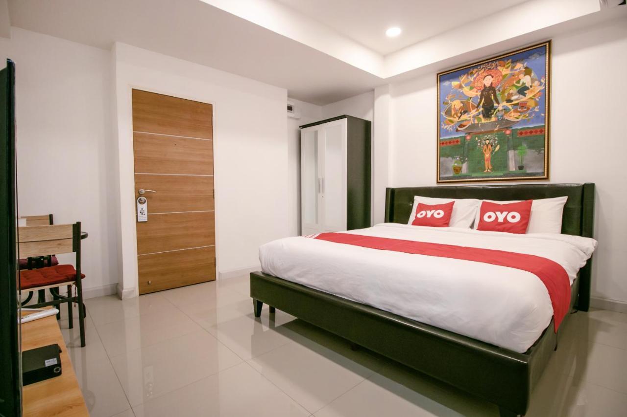 Oyo 568 Art Hotel Hua Lamphong Bangkok Exterior photo